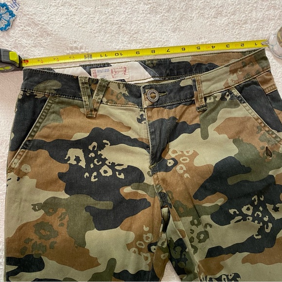 VOLCOM Jeans SIZE 5 Army Print pants - Picture 3 of 16